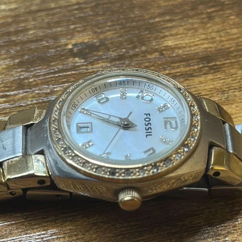 Fossil Colleague AM 4183 Women's Two-Tone Stainless Steel Analog Dial Watch‎